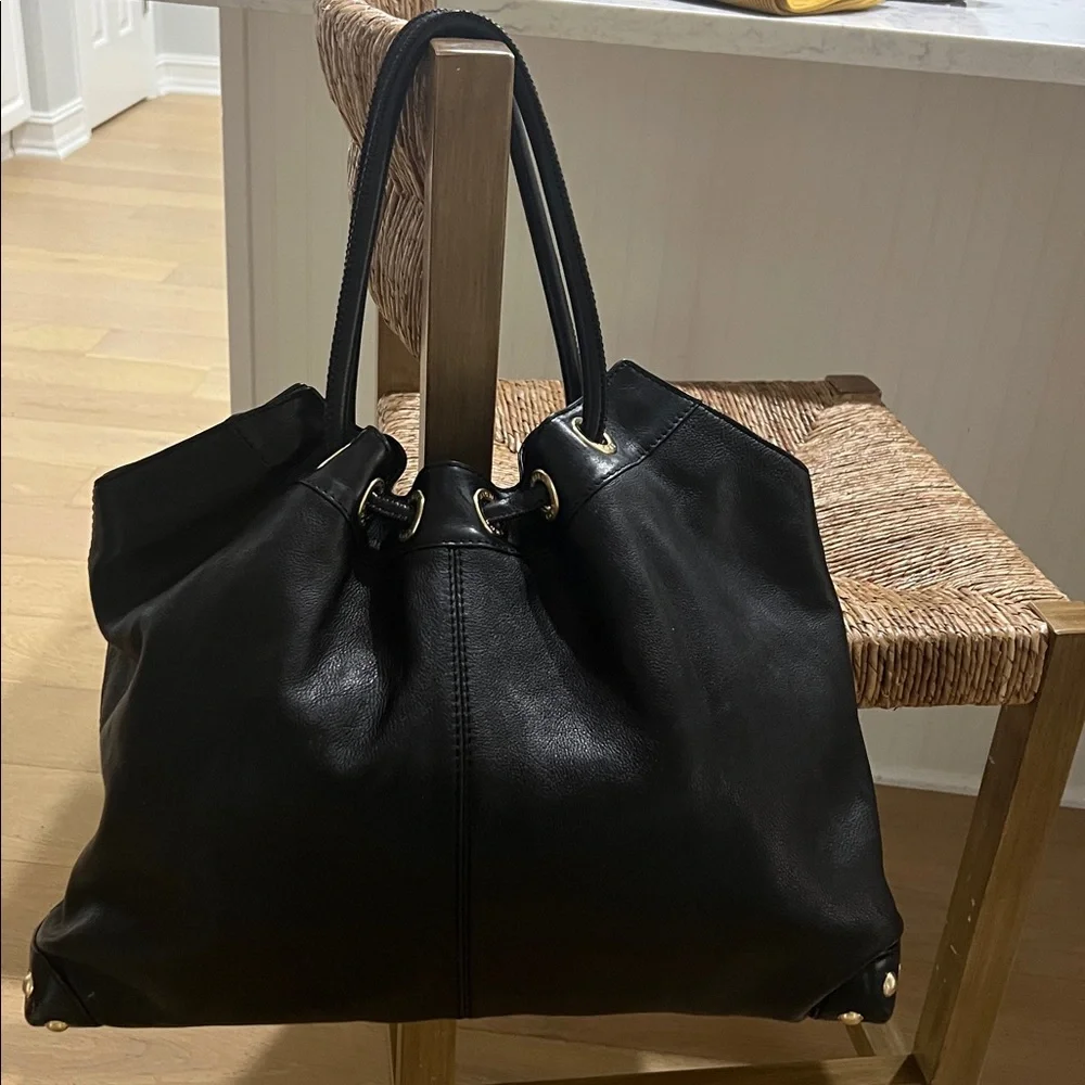 MICHAEL KORS BEAUTIFUL Black Pebbled Leather StudsTote Bag GREAT CONDITION - Picture 3 of 16